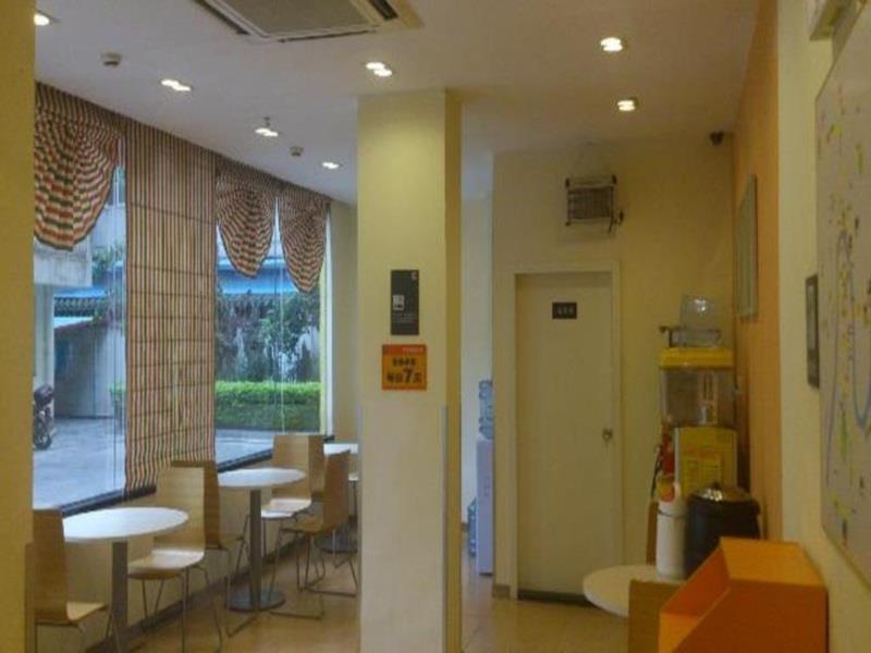 7 デイズ イン メイジョウ ビンファン アベニュー ブランチ 梅州市 エクステリア 写真